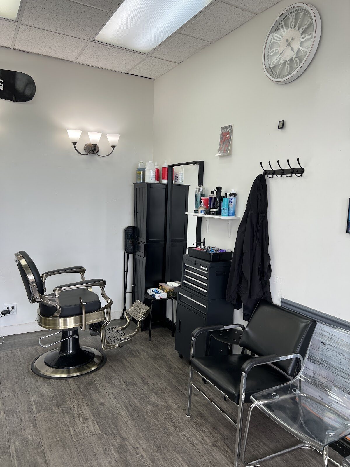 Barber Garage And Colors
