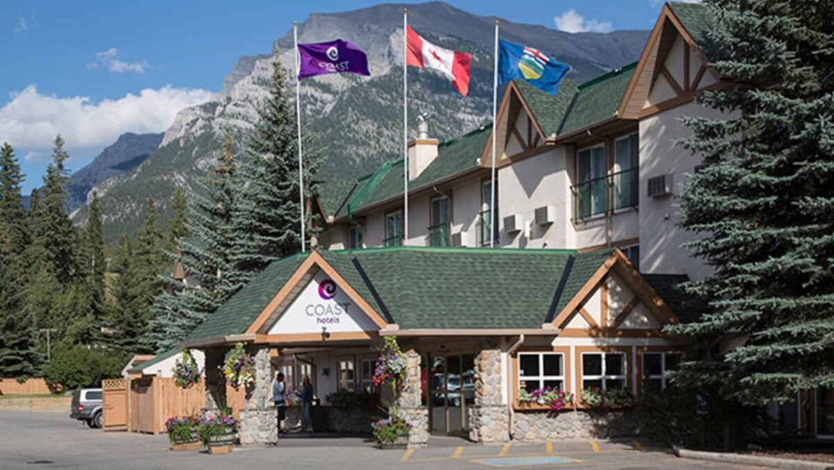Coast Canmore Hotel & Conference Centre