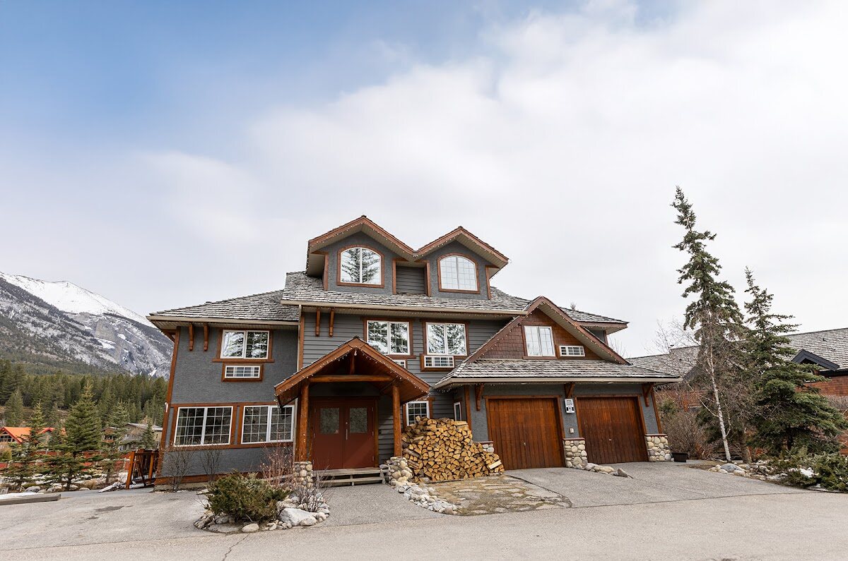 Creekside Villa