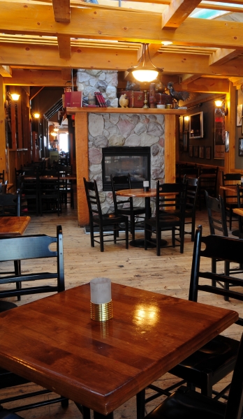Elk & Oarsman Restaurant & Sports Bar