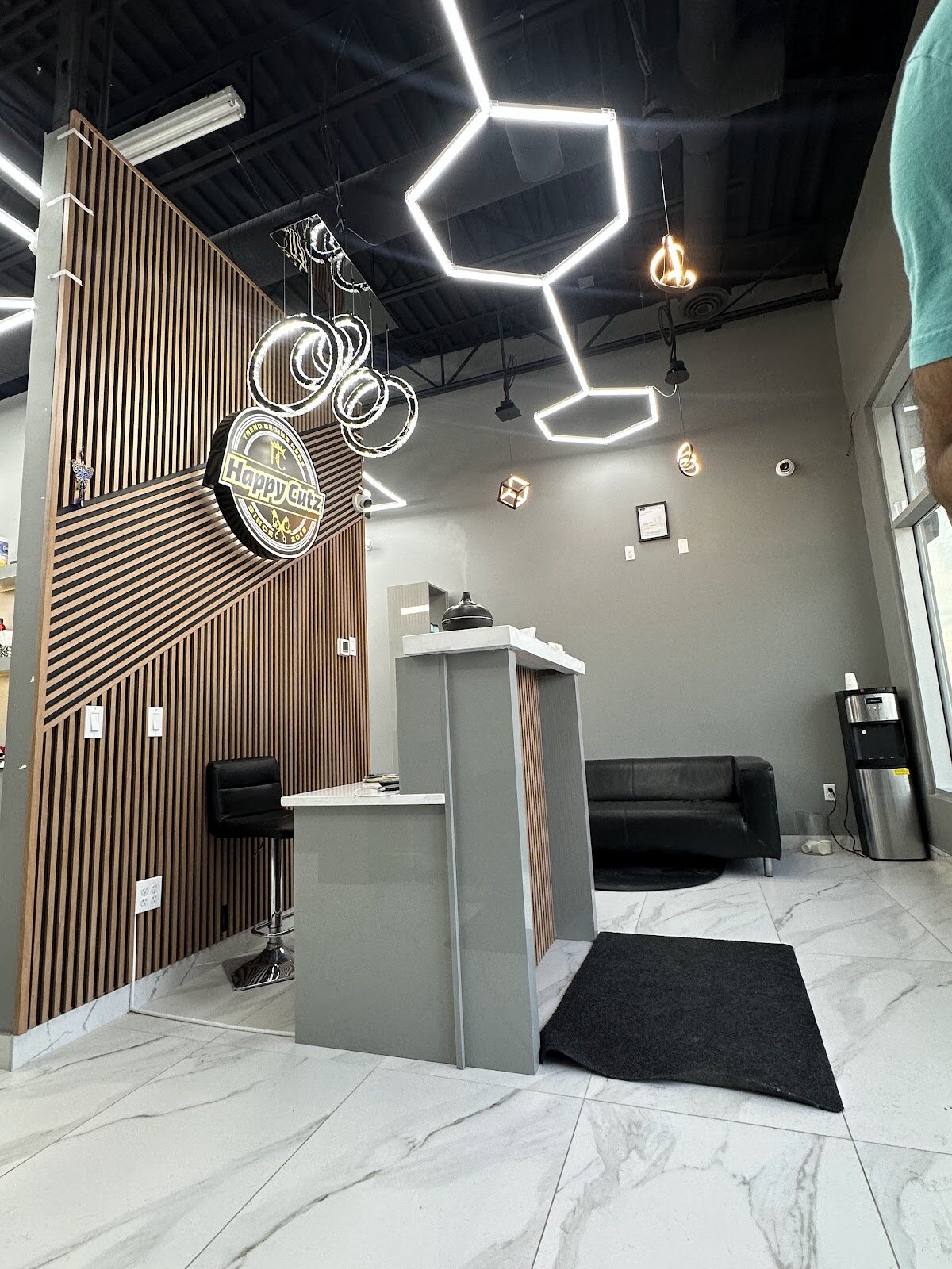 Happy Cutz Unisex Salon & Spa