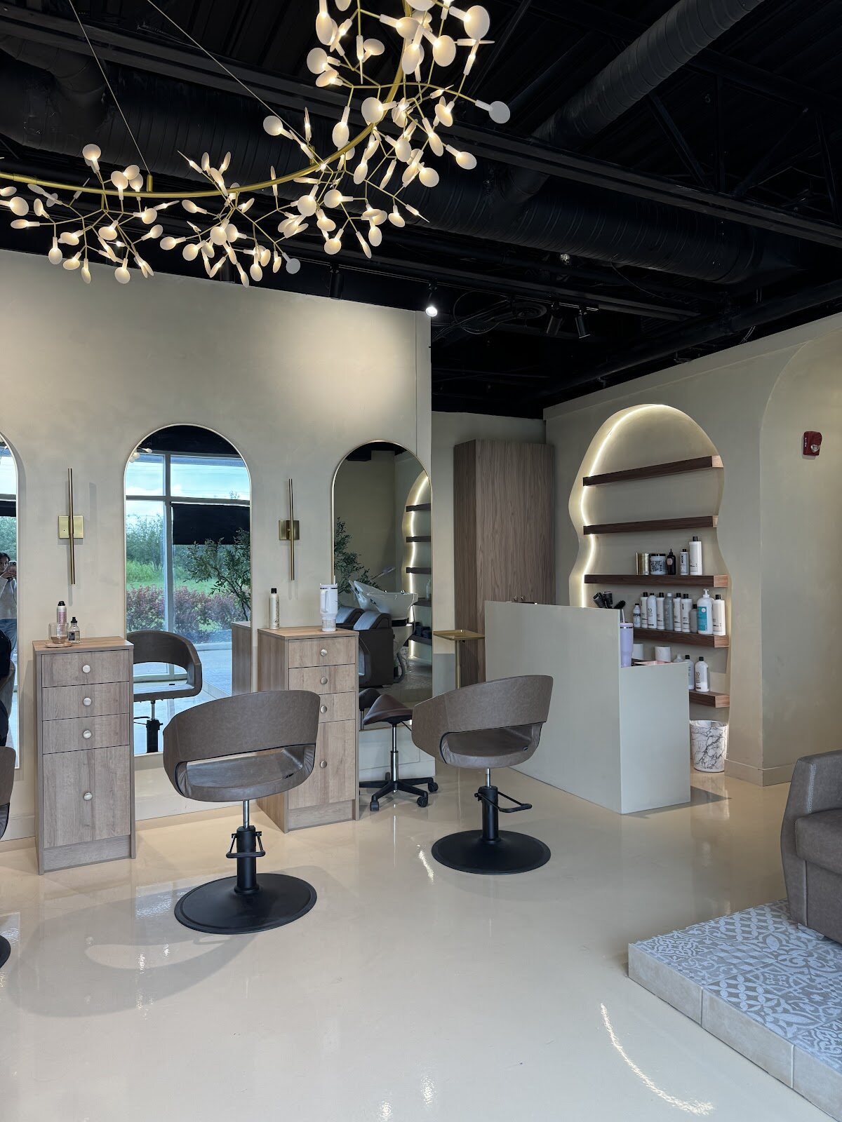 MIORAH SALON AND APPAREL