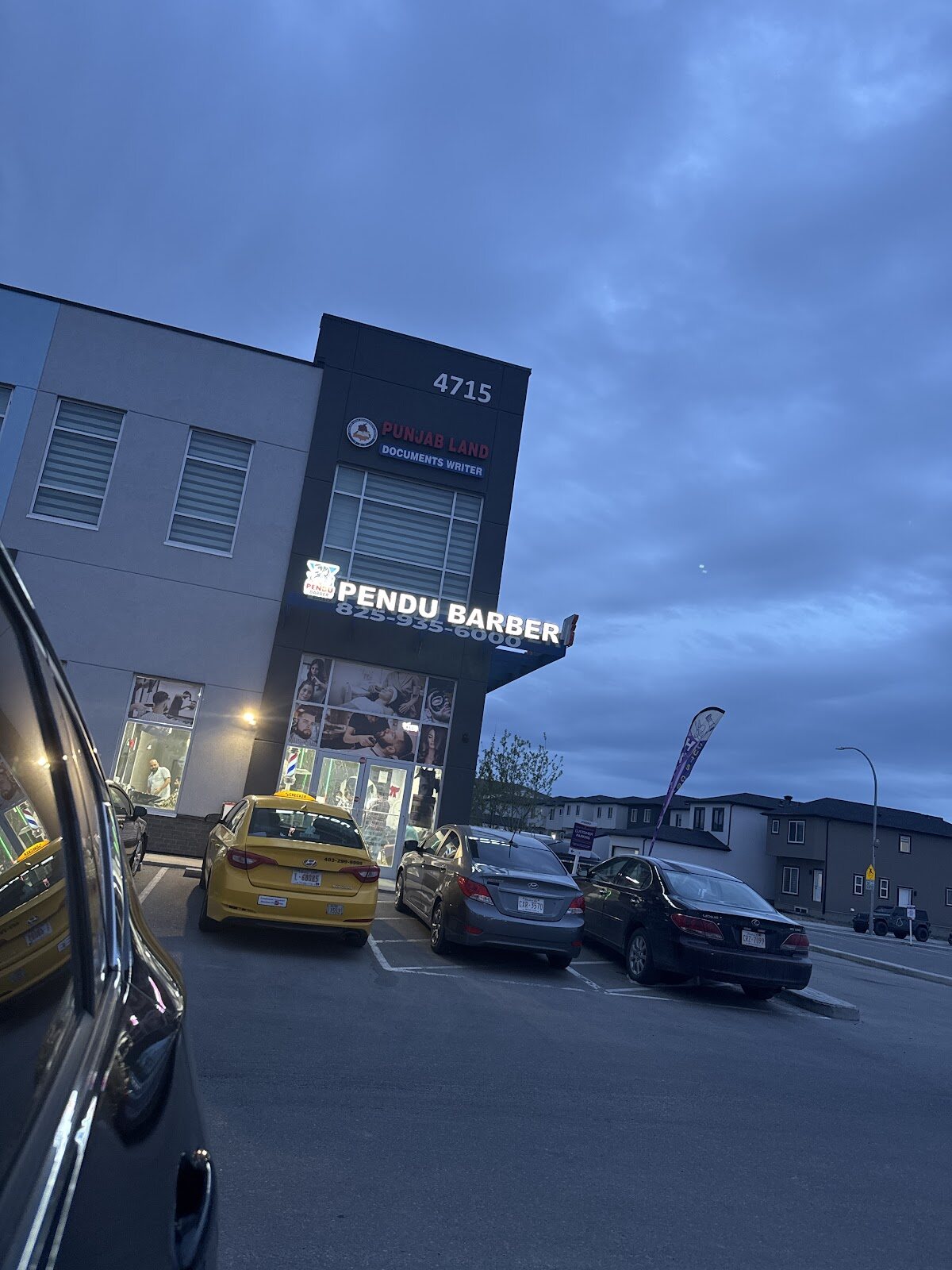 Pendu barber unisex salon