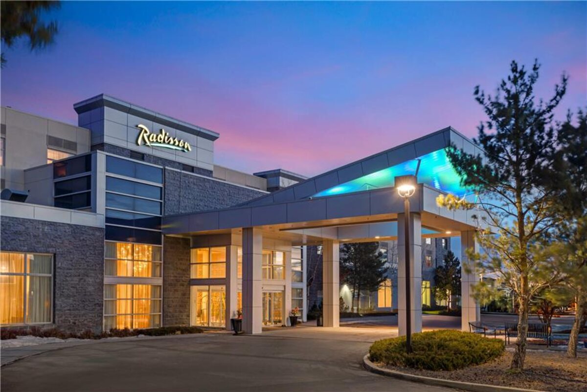 Radisson Hotel & Conference Centre Calgary Airport