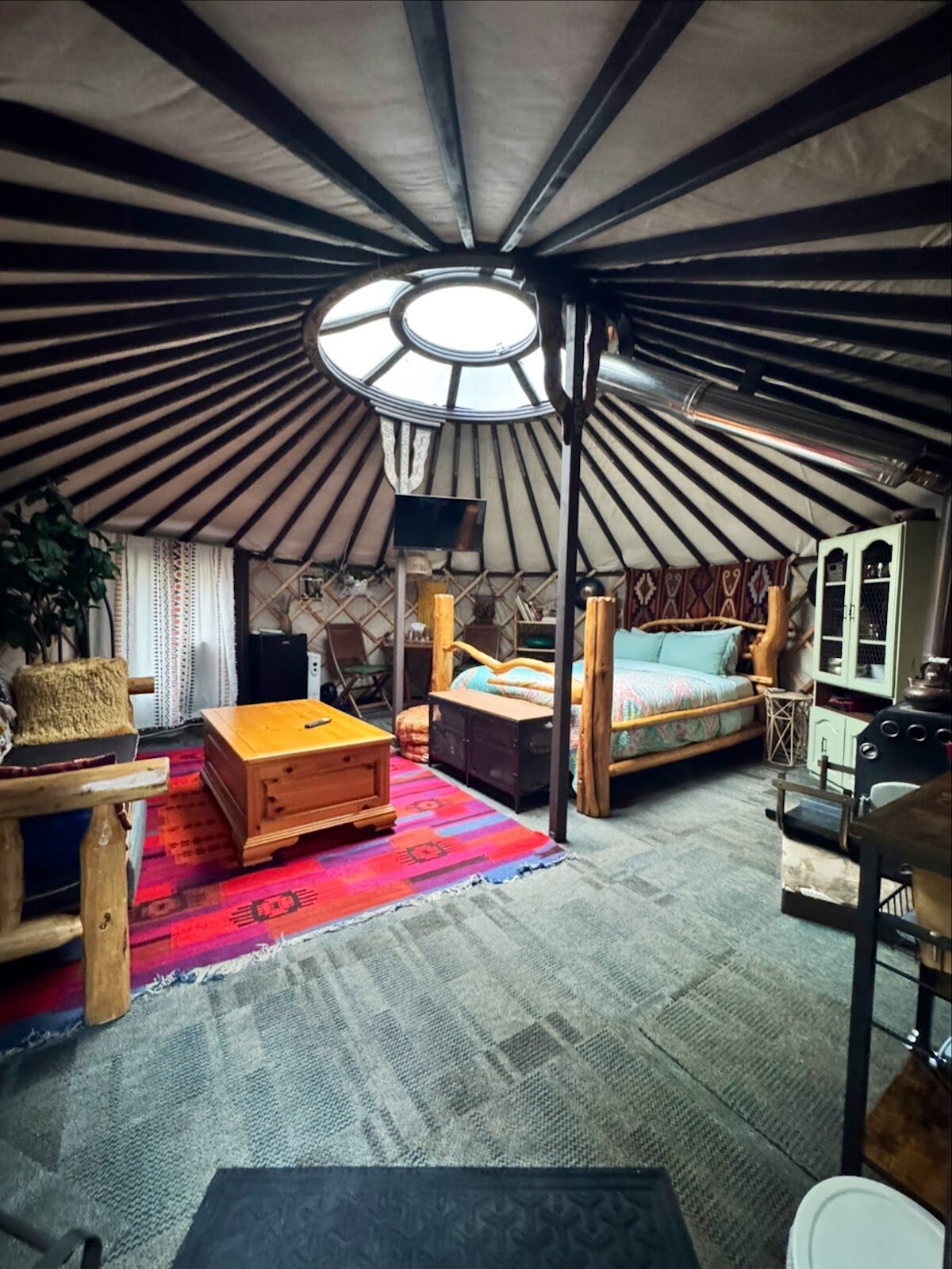 Shanti Yurt with hot tub