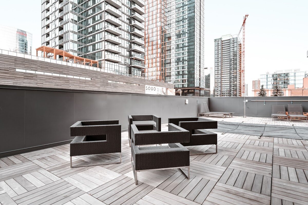 Sky Palace | Apartment Views Pool